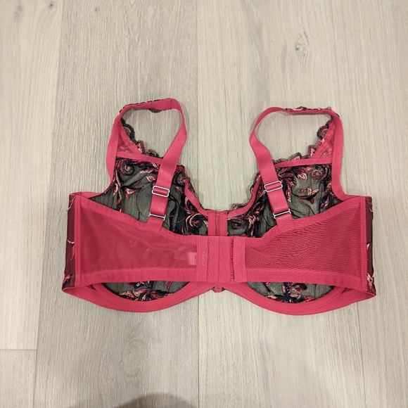 Soma black and red lace bra - Picture 6 of 10